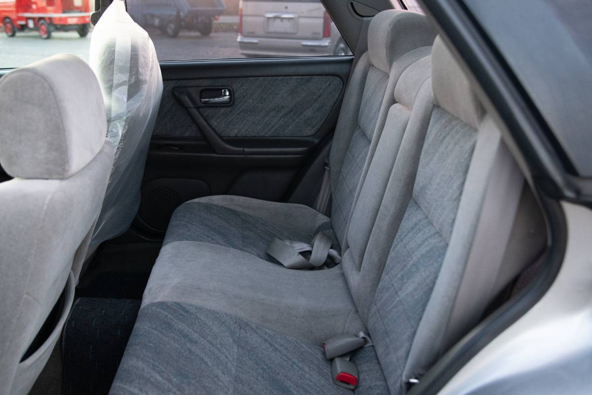 Nissan-stagea-1996-3