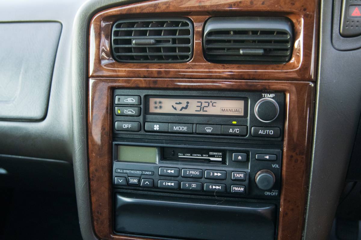 Nissan-stagea-1996-7