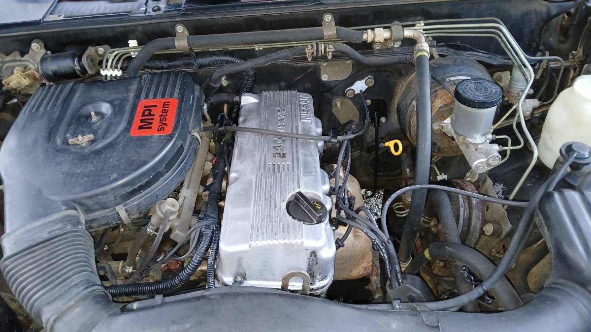 Nissan-truck-1992-black-1