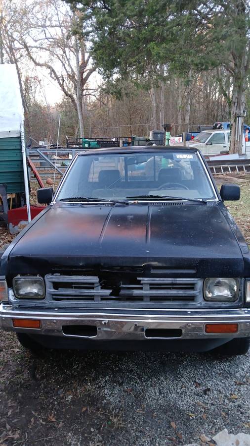 Nissan-truck-1992-black-4