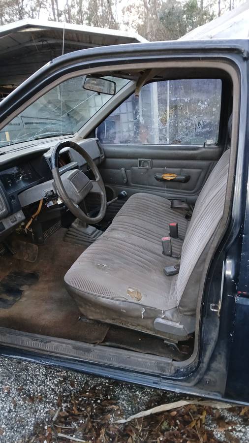 Nissan-truck-1992-black-5