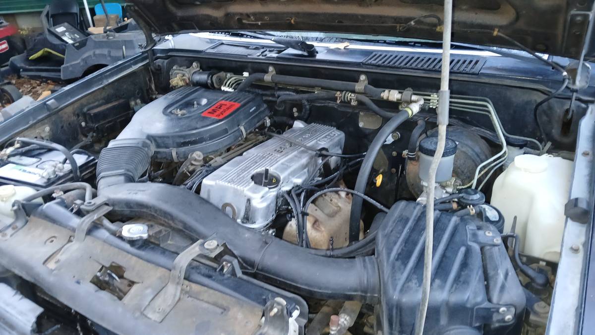 Nissan-truck-1992-black-6