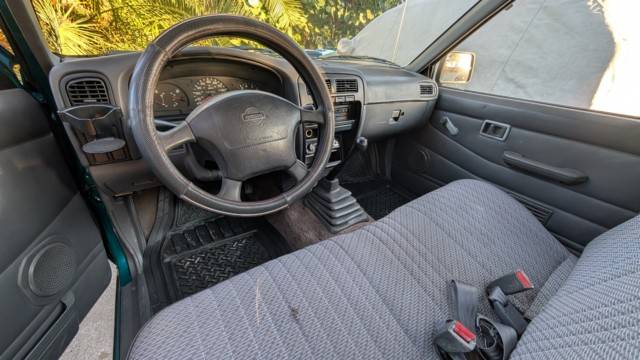 Nissan-trucks-2wd-1996-1