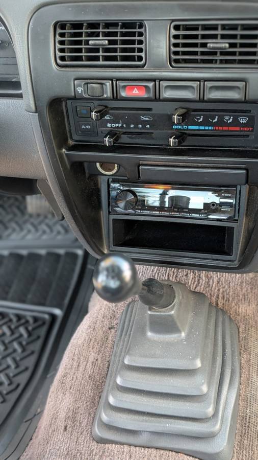 Nissan-trucks-2wd-1996-9