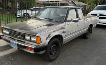 Nissandatsun-720-1981-1