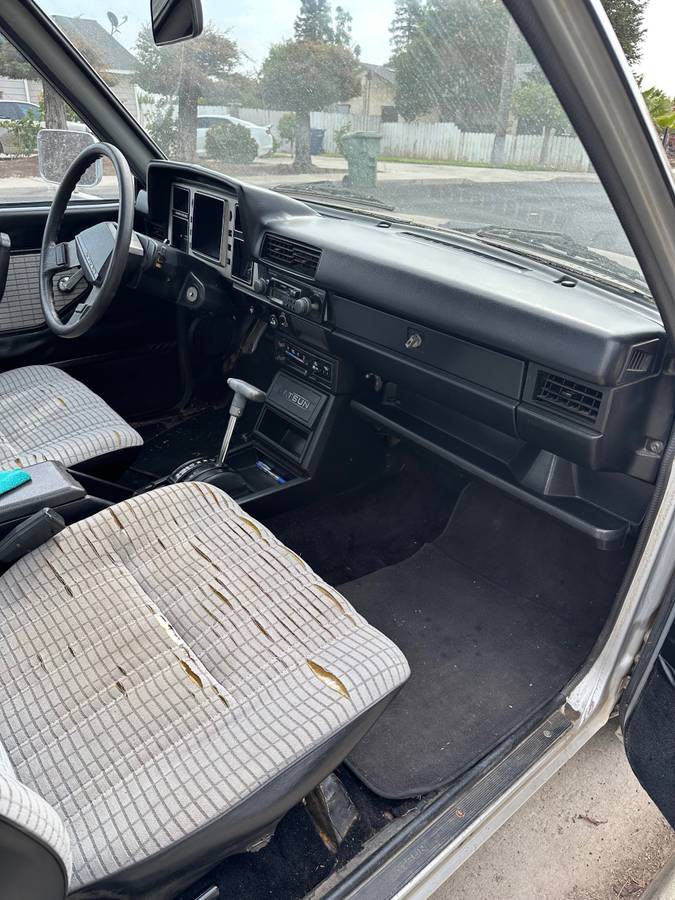 Nissandatsun-720-1981-2