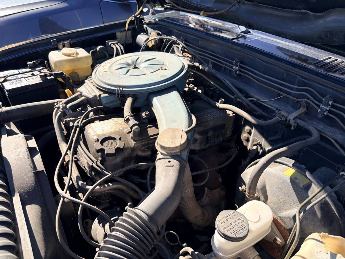 Nissandatsun-720-1982-blue-3