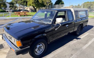 Nissandatsun-720-1982-blue-5