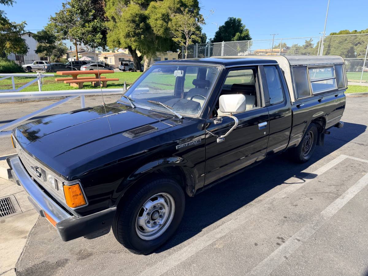 Nissandatsun-720-1982-blue-5