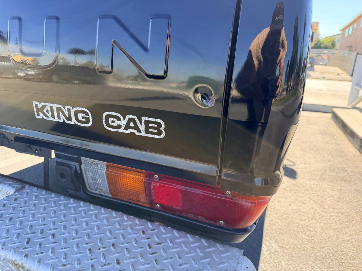 Nissandatsun-720-1982-blue-6