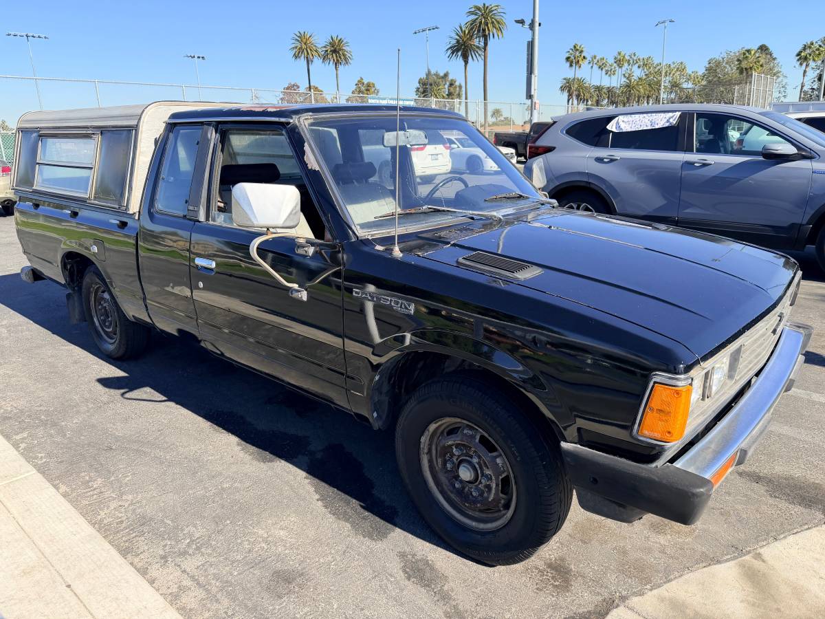 Nissandatsun-720-1982-blue-8