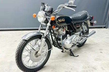 Norton-850-commando-1974-Black-8