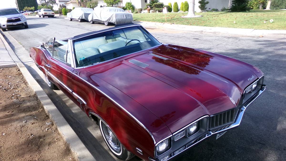 Oldmobile-cutlass-s-1968-red-15