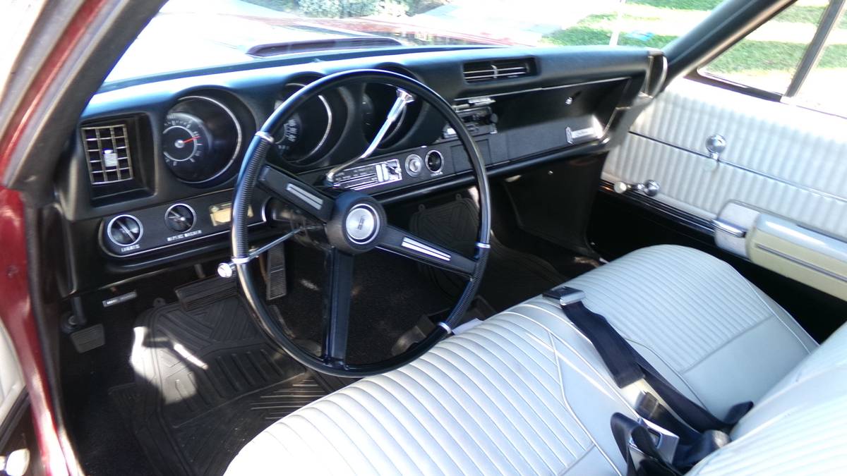 Oldmobile-cutlass-s-1968-red-18