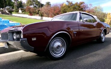 Oldmobile-cutlass-s-1968-red