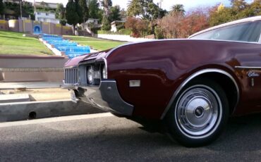 Oldmobile-cutlass-s-1968-red-5