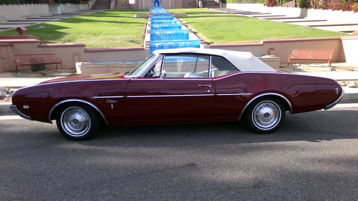 Oldmobile-cutlass-s-1968-red-7