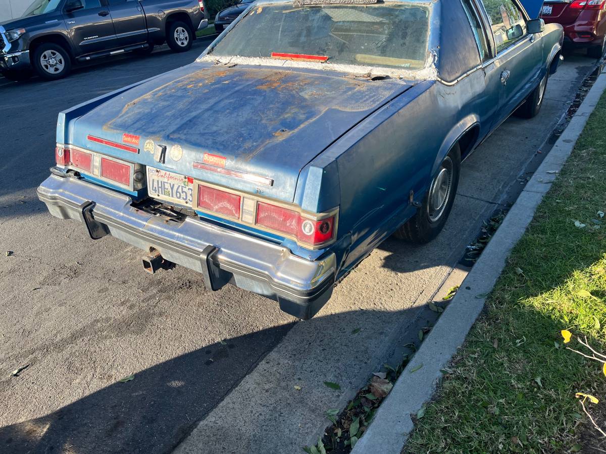 Oldmobile-royale-88-1979-blue-13