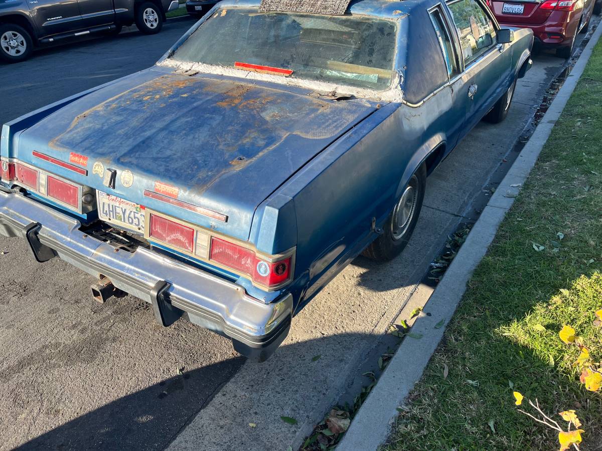 Oldmobile-royale-88-1979-blue-17