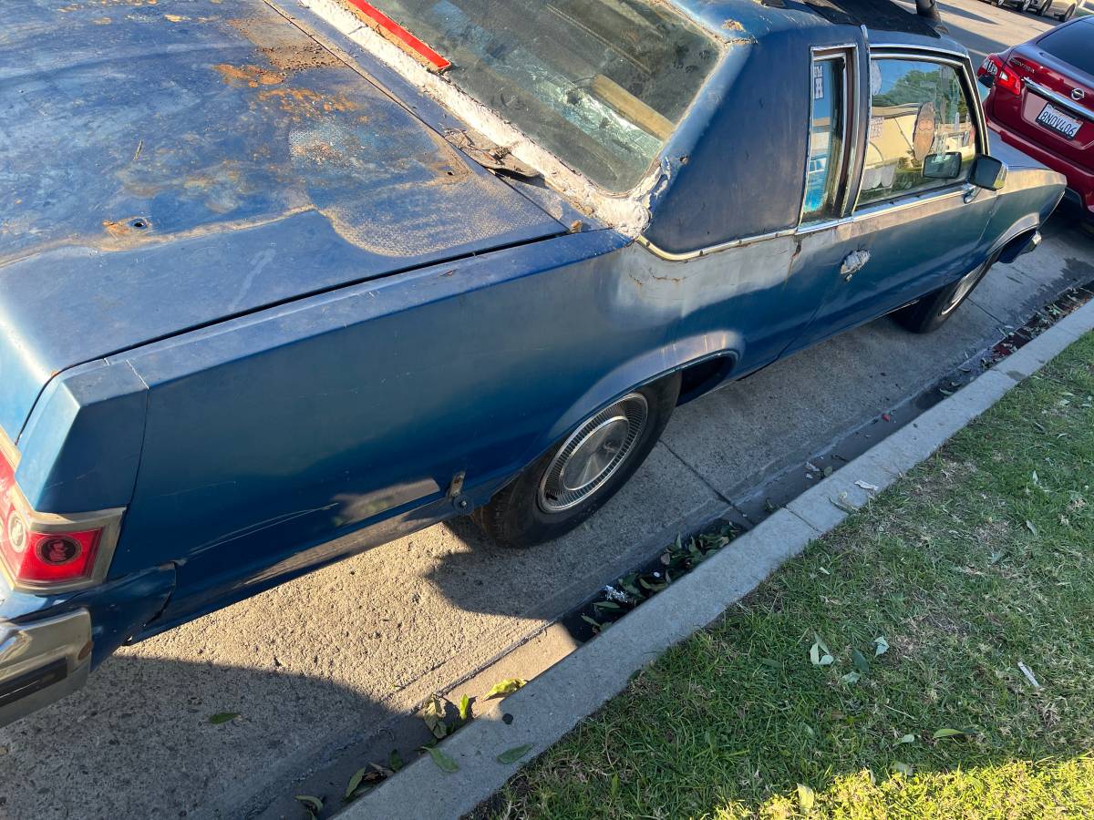 Oldmobile-royale-88-1979-blue-4