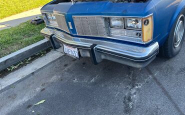 Oldmobile-royale-88-1979-blue-9