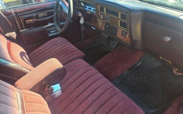 Olds-custom-cruiser-1989-white