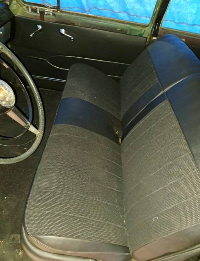 Olds-rocket-88-1950-2