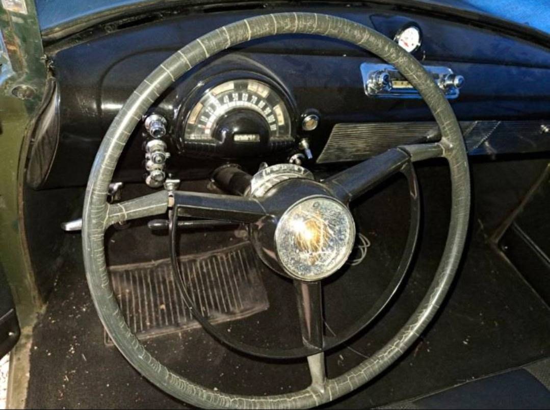 Olds-rocket-88-1950-3