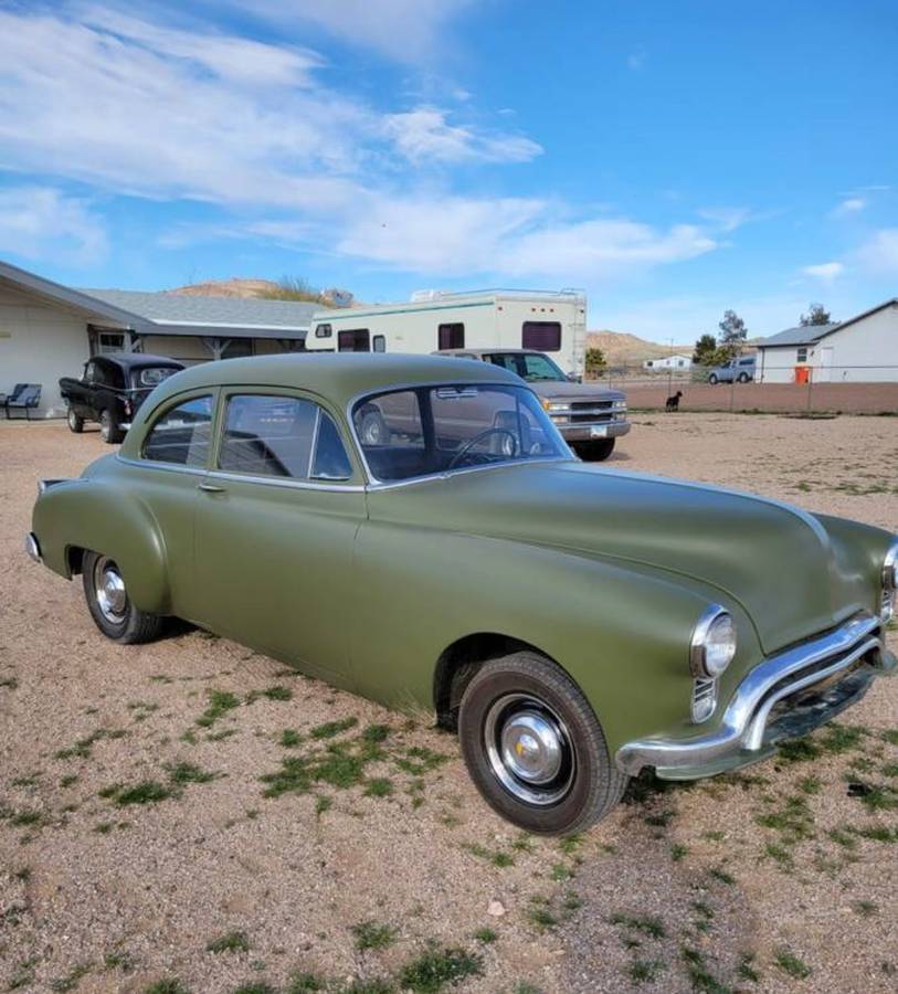 Olds-rocket-88-1950-4