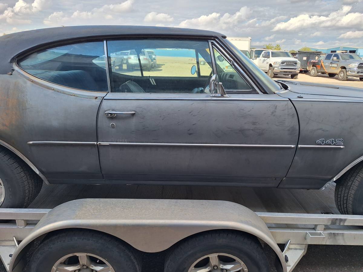 Oldsmobile-442-1968-grey-13