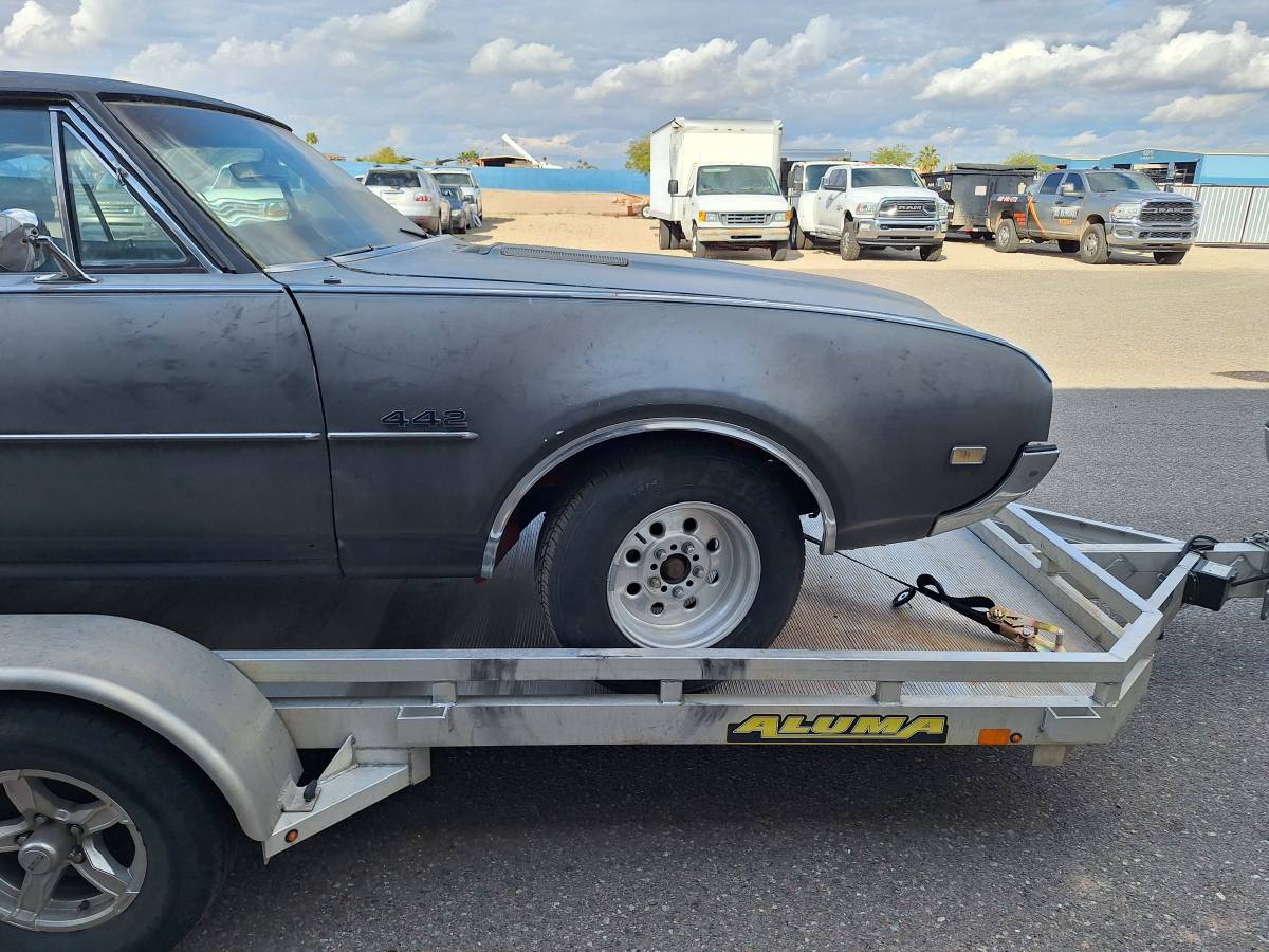 Oldsmobile-442-1968-grey-14