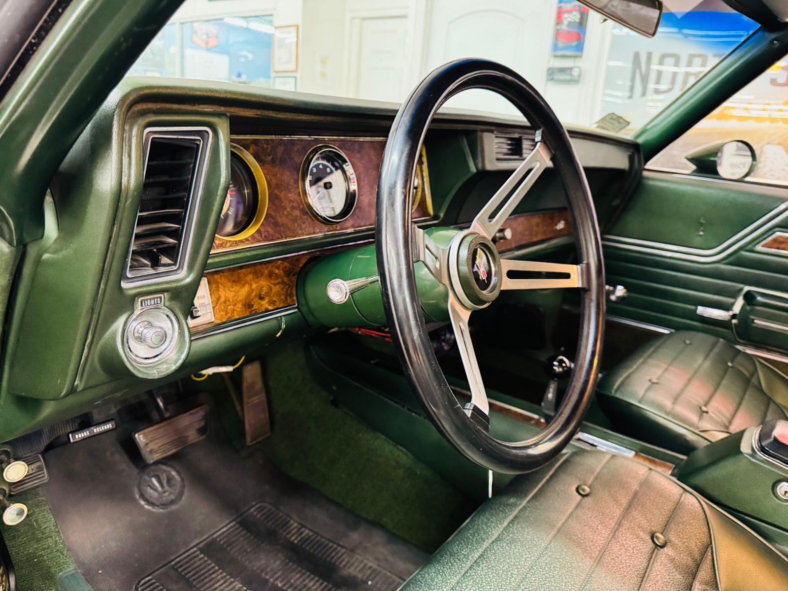 Oldsmobile-442-1970-2-Door-35