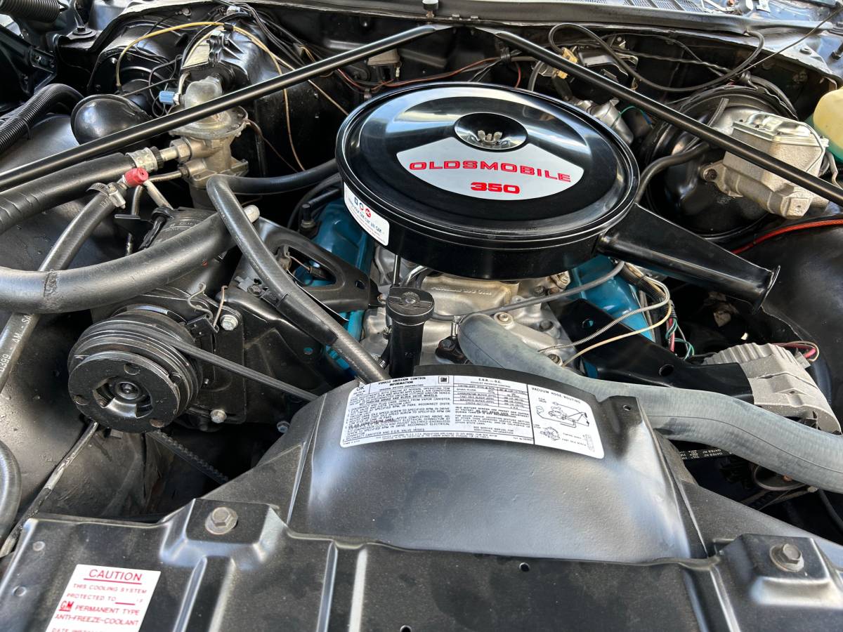 Oldsmobile-442-1975-white-8