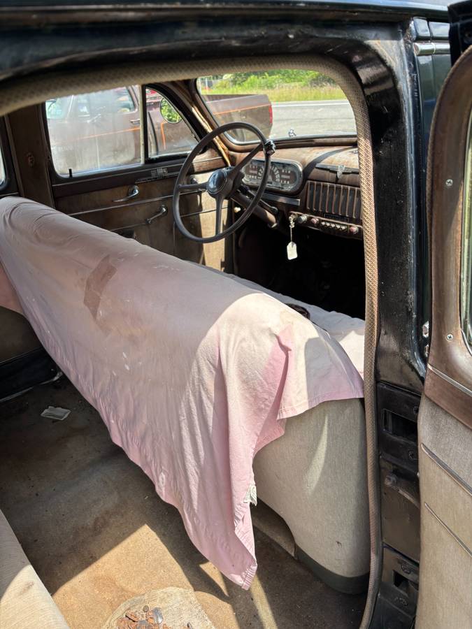 Oldsmobile-66-special-1941-black-3