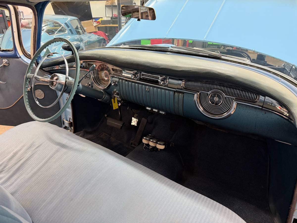 Oldsmobile-88-1955-blue-10