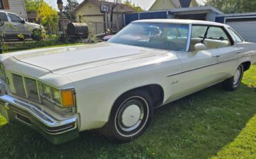 Oldsmobile-88-1976-white-6