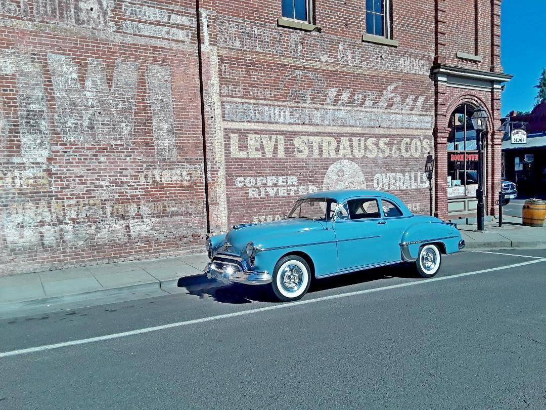 Oldsmobile-88-deluxe-coupe-1950-blue-11