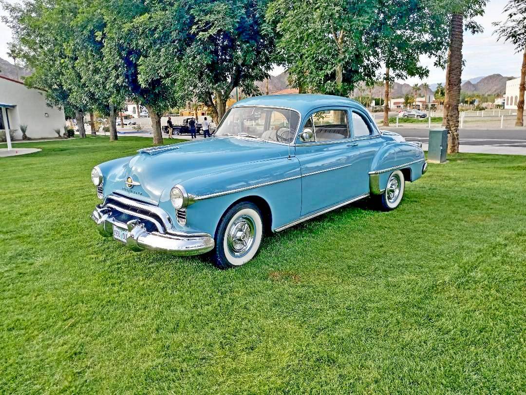 Oldsmobile-88-delxe-club-coupe-1950-blue-7