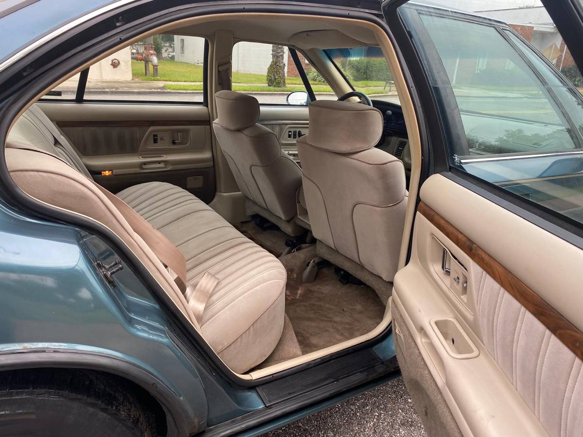 Oldsmobile-88-ls-1996-green-5