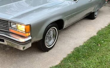 Oldsmobile-98-1976-3