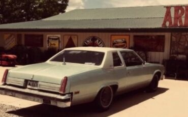 Oldsmobile-98-1978-green-1
