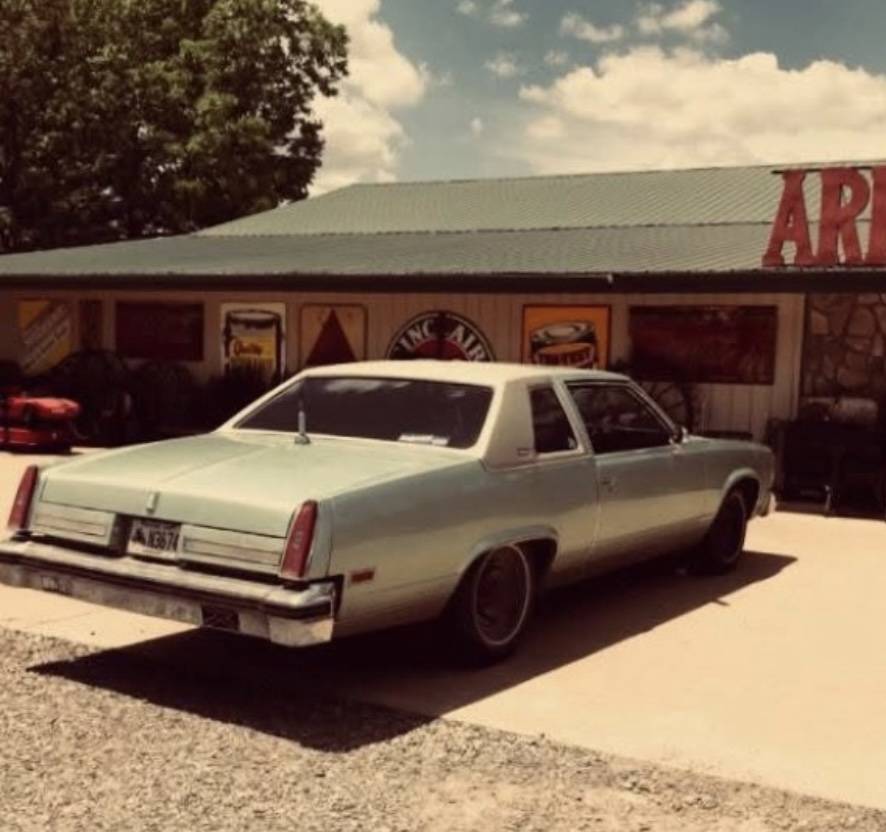 Oldsmobile-98-1978-green-1