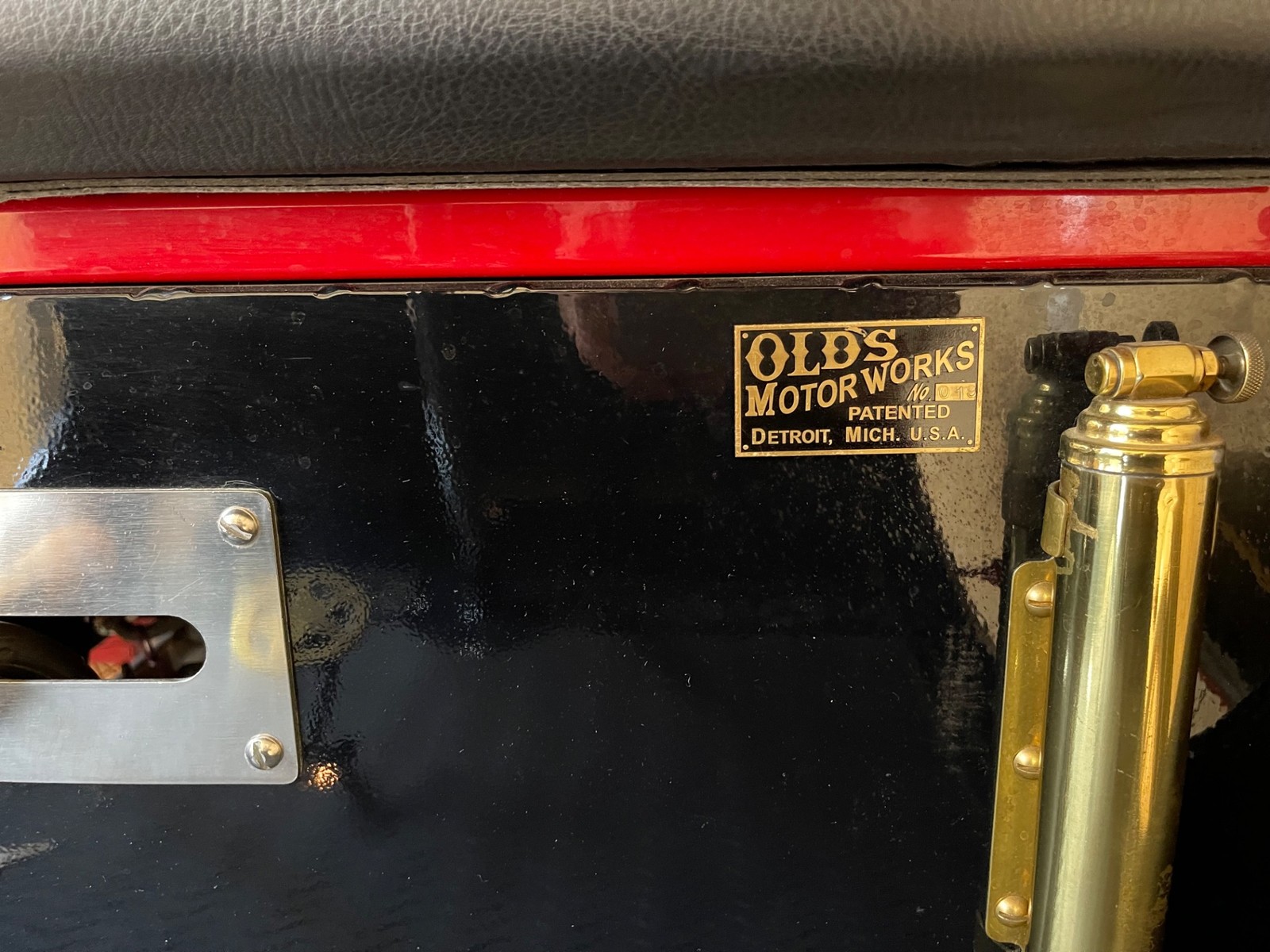 Oldsmobile-Curved-Dash-1901-33