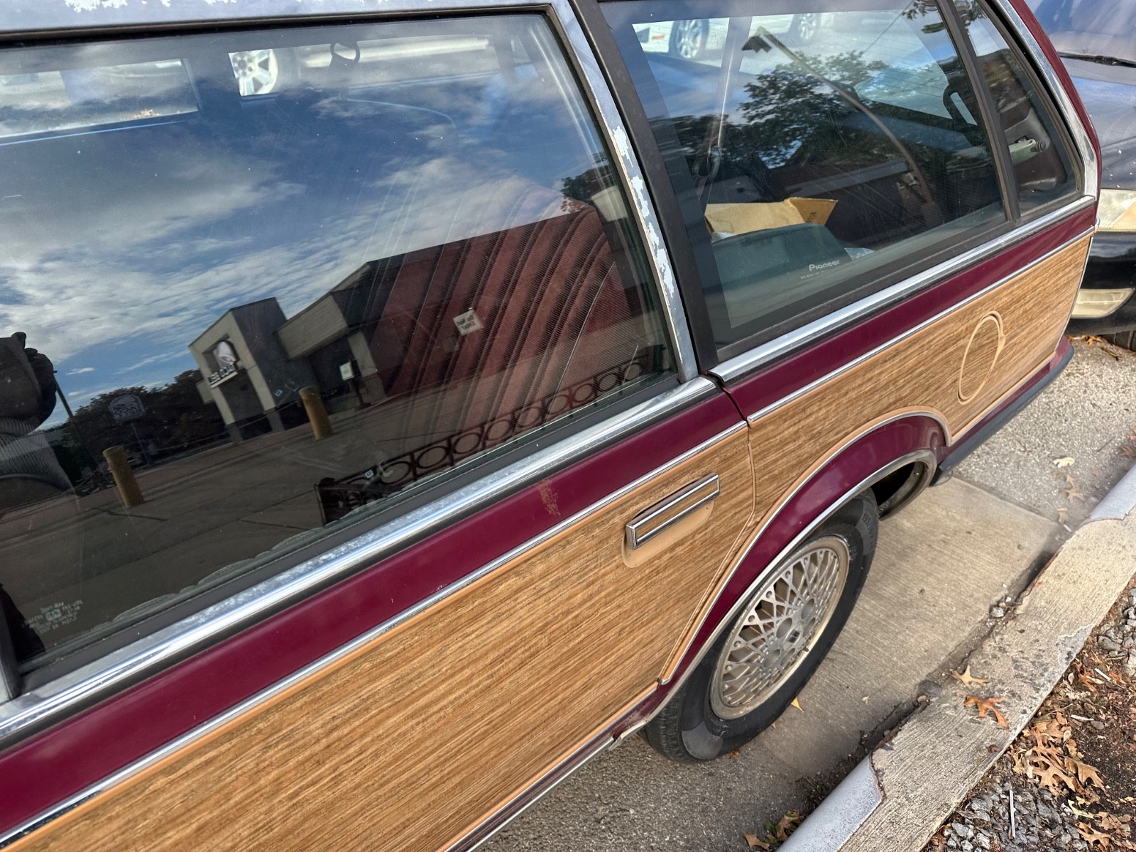 Oldsmobile-Custom-Cruiser-1989-Wagon-9