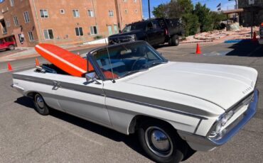 Oldsmobile-Cutlass-1962-Convertible