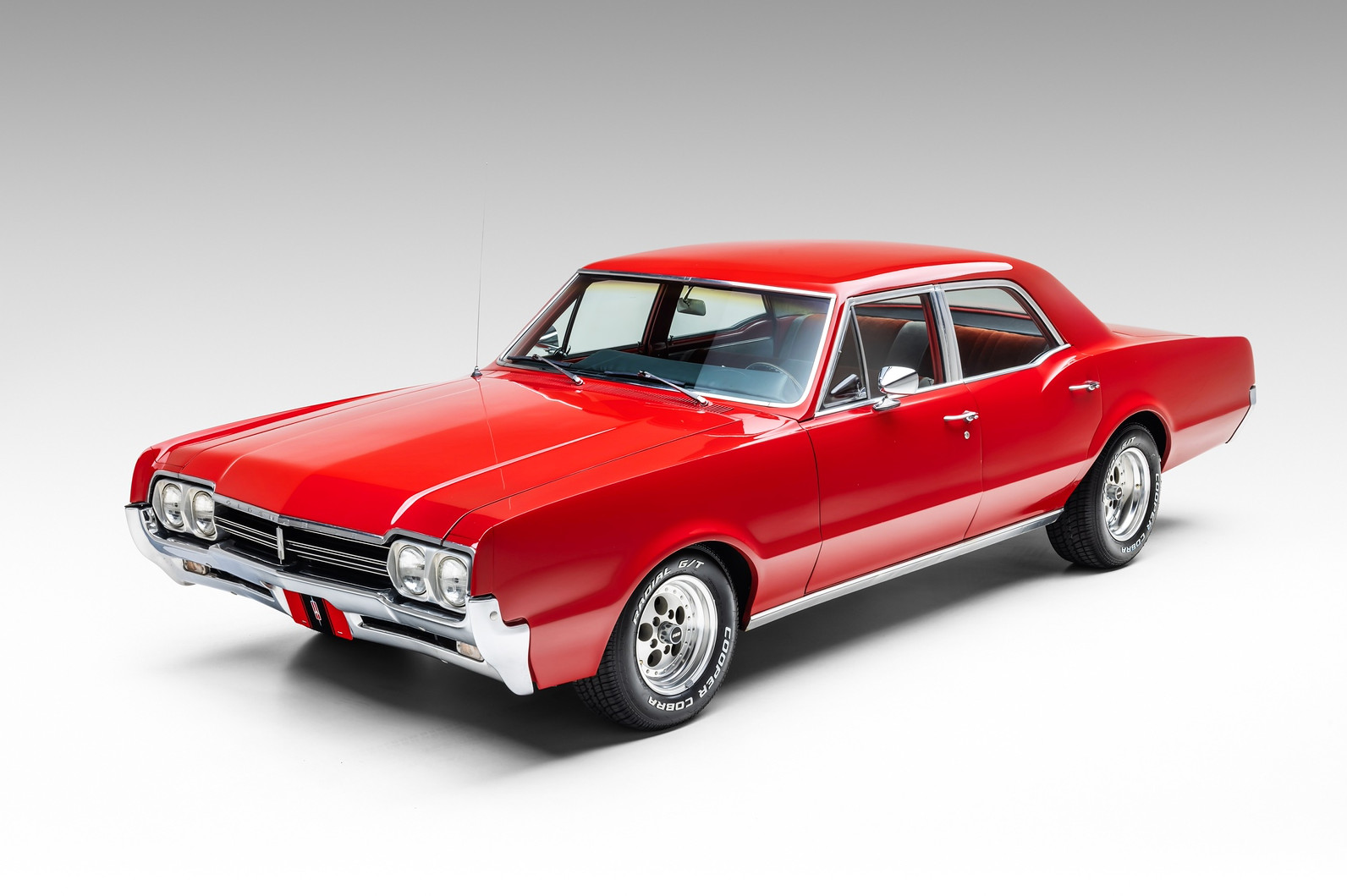 Oldsmobile-Cutlass-1966-Sedan-1