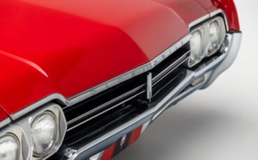 Oldsmobile-Cutlass-1966-Sedan-10