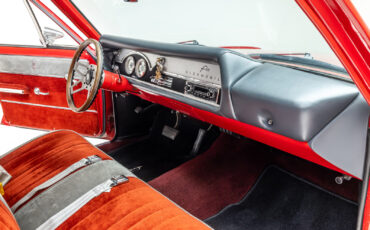 Oldsmobile-Cutlass-1966-Sedan-12