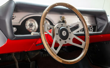 Oldsmobile-Cutlass-1966-Sedan-15