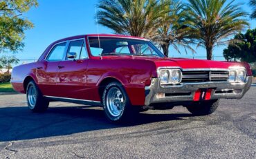 Oldsmobile-Cutlass-1966-Sedan-23